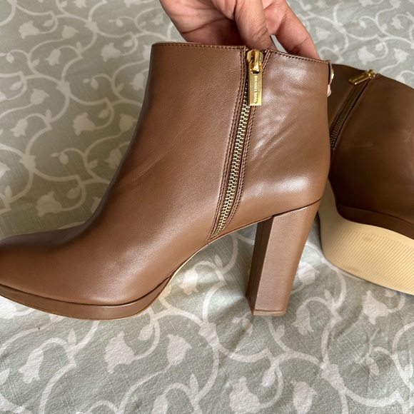 Michael Kors Ankle Boots! - Picture 5 of 5